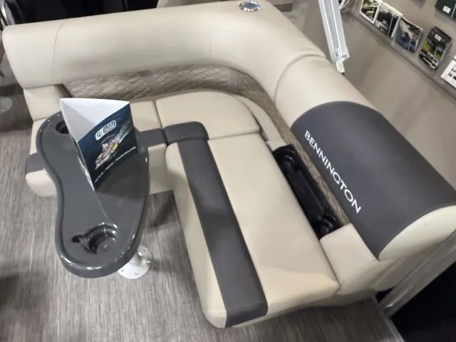 Slide: The Image of Bennington 22SFC TriToon Pontoon 2026 - 8