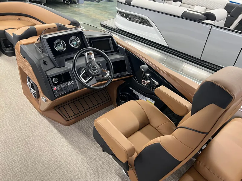 Slide: The Image of Avalon 2585 Catalina Quad Lounger Shift 2026 - 10