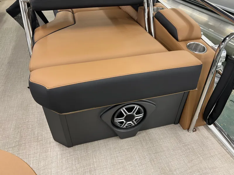 Slide: The Image of Avalon 2585 Catalina Quad Lounger Shift 2026 - 16