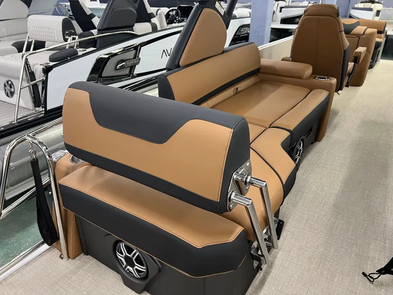 Slide: The Image of Avalon 2585 Catalina Quad Lounger Shift 2026 - 17