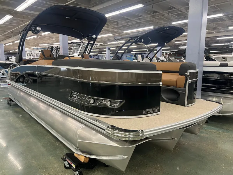 Slide: The Image of Avalon 2585 Catalina Quad Lounger Shift 2026 - 3