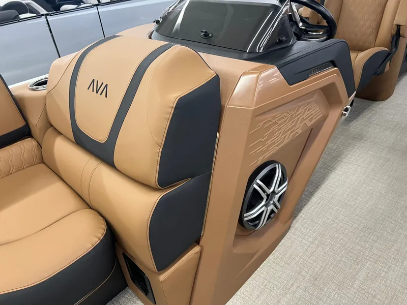 Slide: The Image of Avalon 2585 Catalina Quad Lounger Shift 2026 - 7