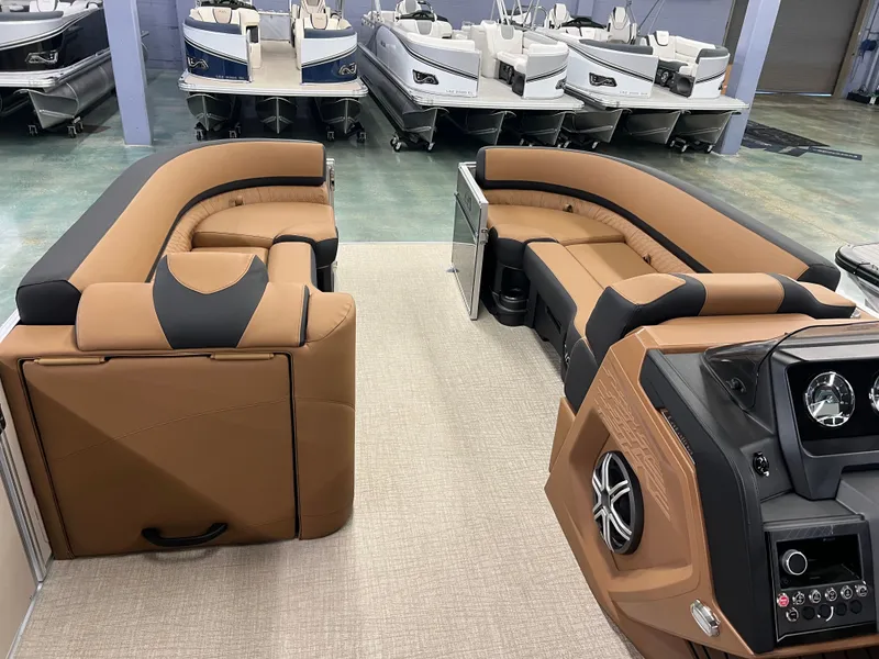 Slide: The Image of Avalon 2585 Catalina Quad Lounger Shift 2026 - 9