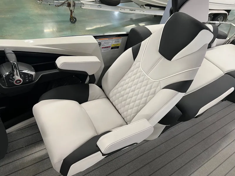 Slide: The Image of Avalon 2785 Excalibur LTD Twin Quad Lounger Shift 2026 - 10