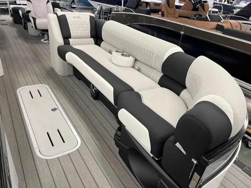 Slide: The Image of Avalon 2785 Excalibur LTD Twin Quad Lounger Shift 2026 - 4