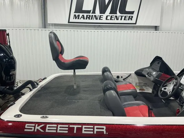 Slide: The Image of Skeeter ZX200 2012 - 12