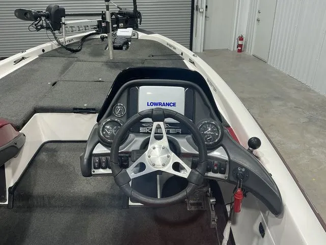 Slide: The Image of Skeeter ZX200 2012 - 14