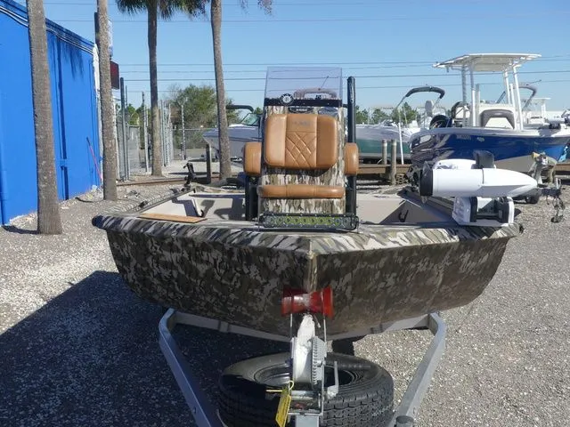 Slide: The Image of Avid 18 Rogue CC 2023 - 2