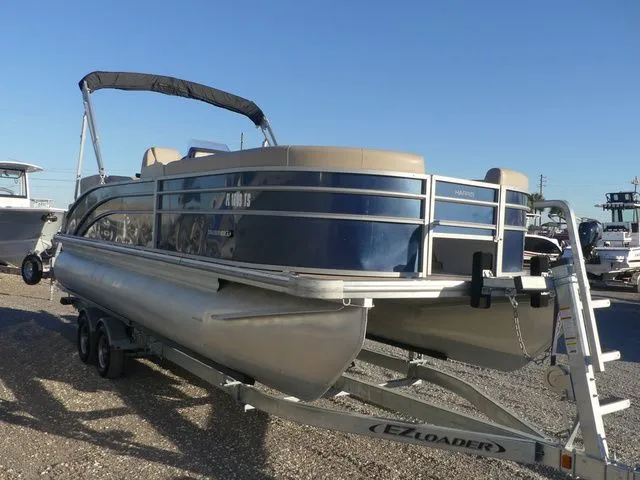 Slide: The Image of Harris Cruiser 230 CS 2024 - 3