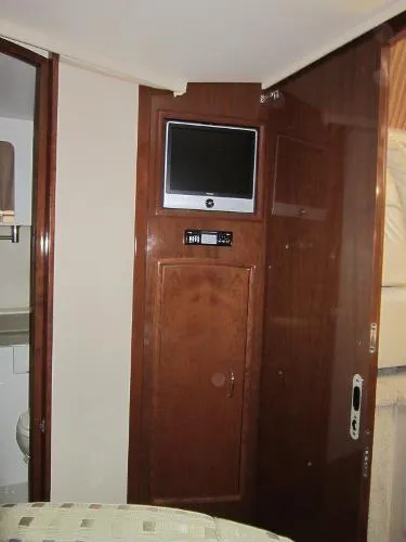 Slide: The Image of Carver Yachts 36 MY BR5019 2007 - 9