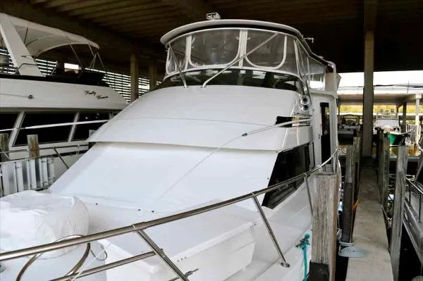 Slide: The Image of Hatteras Motor Yacht 1995 - 3