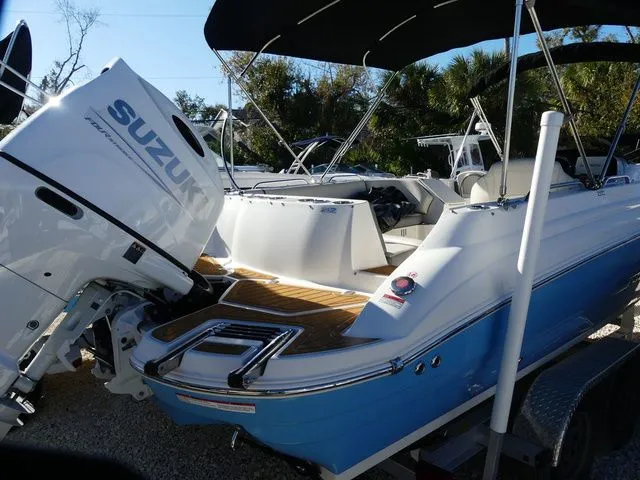 Slide: The Image of Stingray 212 SC 2023 - 3