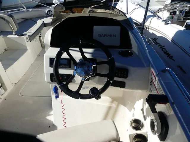 Slide: The Image of Stingray 212 SC 2023 - 6