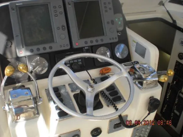 Slide: The Image of Pursuit 3000 Offshore 1996 - 7