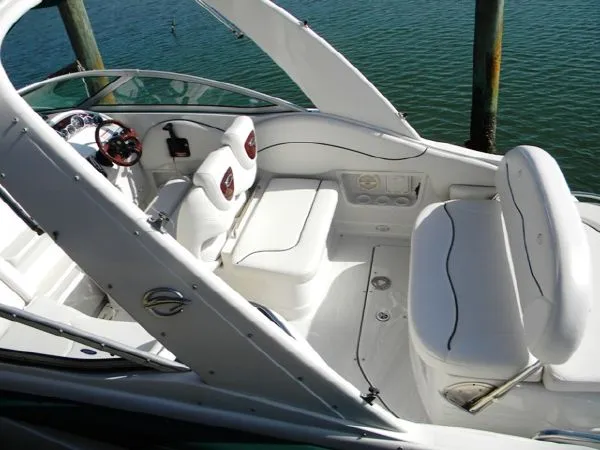 Slide: The Image of Crownline Boats 270 CR 2004 - 7