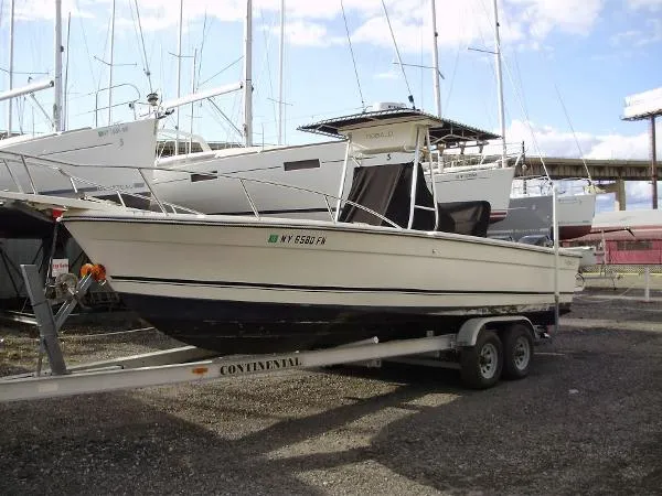 Slide: The Image of Robalo 2520 Center Console 1996 - 0