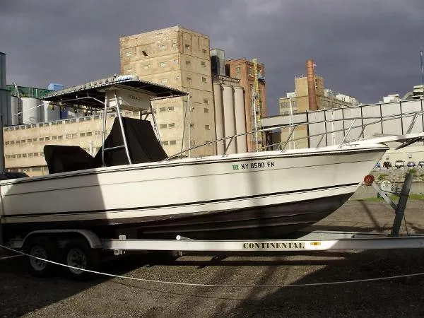 Slide: The Image of Robalo 2520 Center Console 1996 - 1
