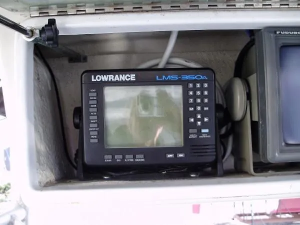 Slide: The Image of Robalo 2520 Center Console 1996 - 8