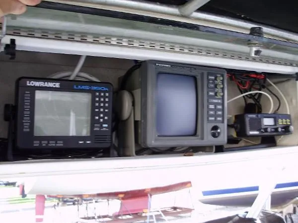 Slide: The Image of Robalo 2520 Center Console 1996 - 9
