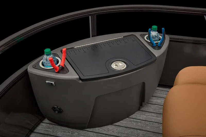 Slide: The Image of Ranger 220F 2026 - 18