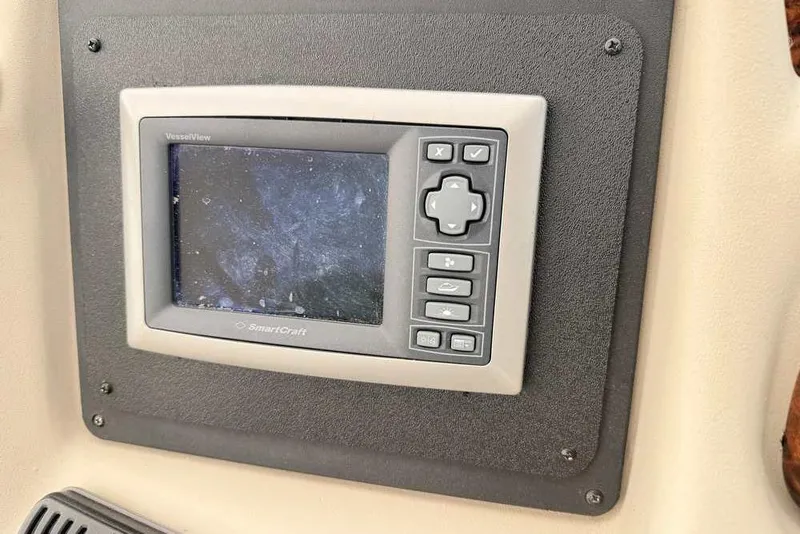 Slide: The Image of SmartCraft VesselView display on 2007 Sea Ray 340 Sundancer boat dashboard. - 7