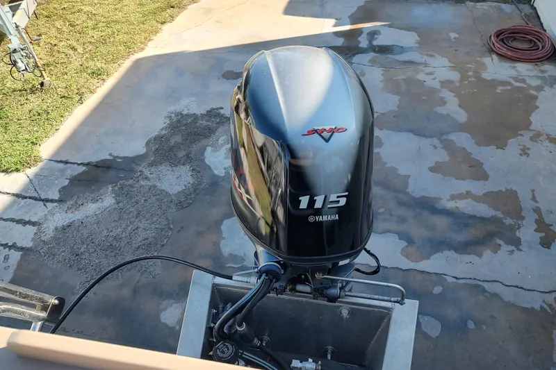 Slide: The Image of Yamaha 115 outboard motor on 2023 Sylvan Mirage 8520 Party Fish boat. - 17