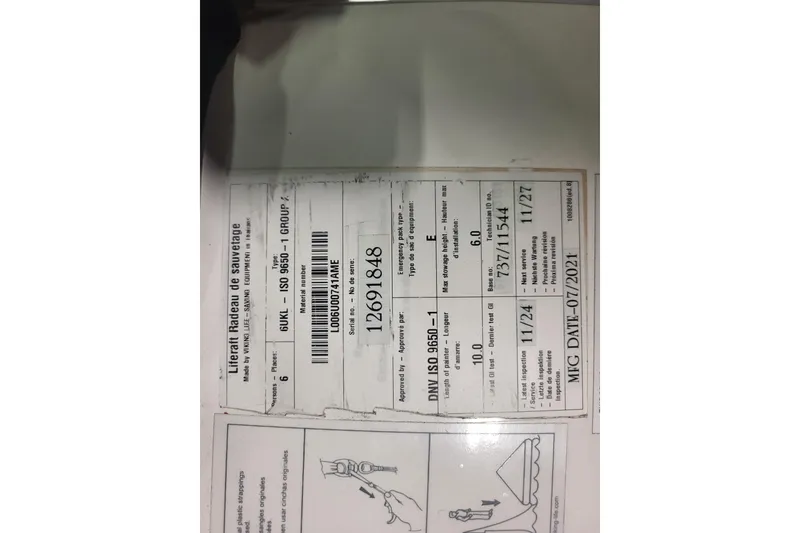 Slide: The Image of Label on Steiger Craft 31 Miami 2020, featuring safety and equipment details. - 19