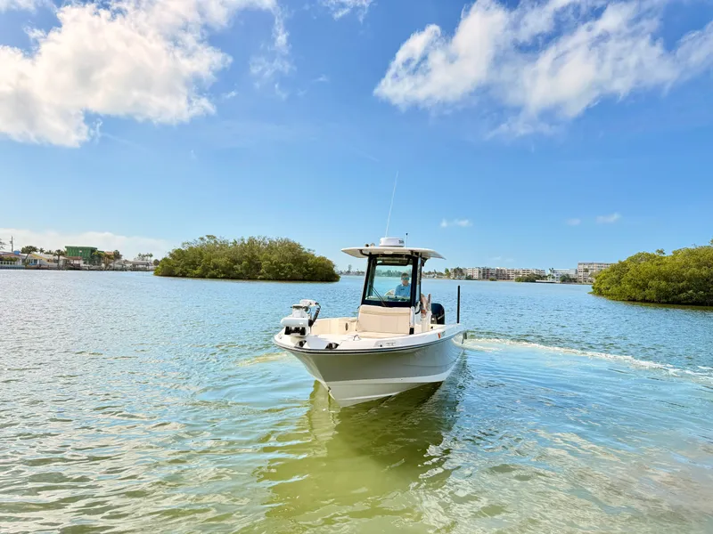 Slide: The Image of Boston Whaler 280 Dauntless 2024 - 15