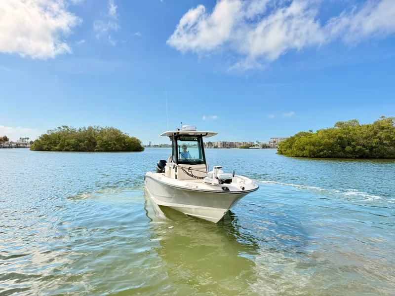 Slide: The Image of Boston Whaler 280 Dauntless 2024 - 17