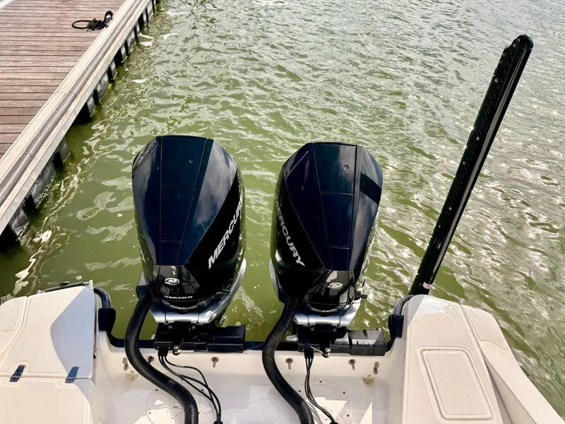 Slide: The Image of Boston Whaler 280 Dauntless 2024 - 22