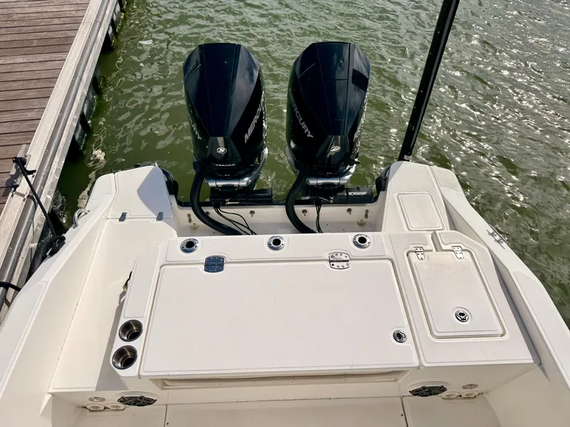 Slide: The Image of Boston Whaler 280 Dauntless 2024 - 23