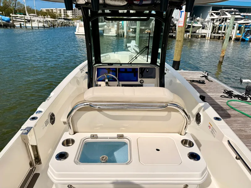 Slide: The Image of Boston Whaler 280 Dauntless 2024 - 28