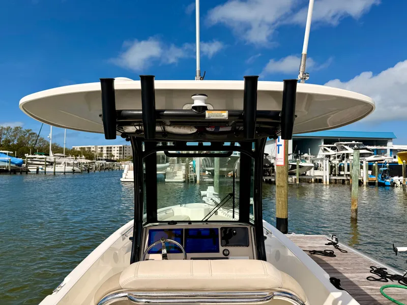 Slide: The Image of Boston Whaler 280 Dauntless 2024 - 30