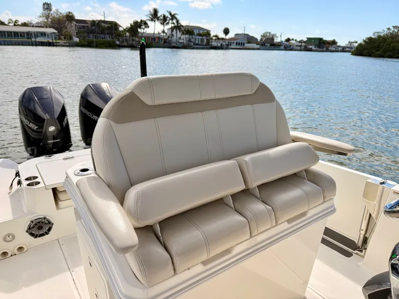 Slide: The Image of Boston Whaler 280 Dauntless 2024 - 35