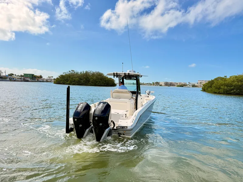 Slide: The Image of Boston Whaler 280 Dauntless 2024 - 5