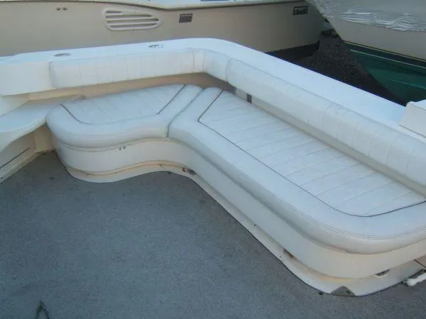 Slide: The Image of Sea Ray 330 Express Cruiser 1998 - 10