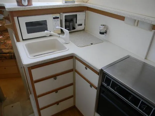 Slide: The Image of Silverton 352 Motor Yacht BR3956 1998 - 7