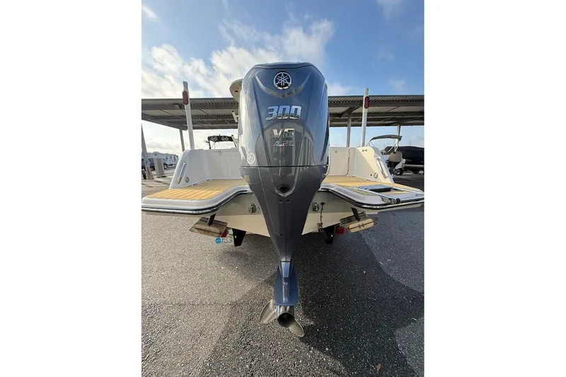 Slide: The Image of 2022 Grady-White Freedom 235 boat with Yamaha 300 V6 outboard motor. - 55