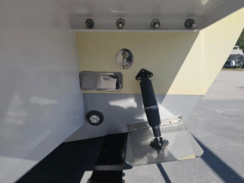 Slide: The Image of Ocean Master 31 Center Console 1987 - 14