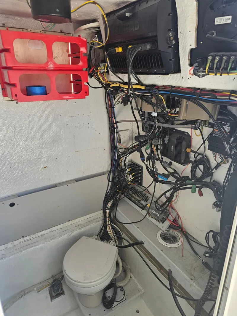 Slide: The Image of Ocean Master 31 Center Console 1987 - 24