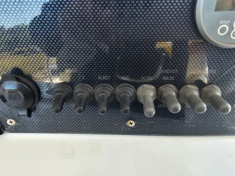 Slide: The Image of Ocean Master 31 Center Console 1987 - 39