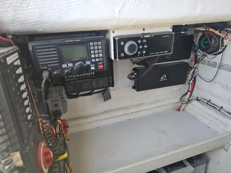 Slide: The Image of 1987 Ocean Master 31 boat electronics and wiring setup. - 25