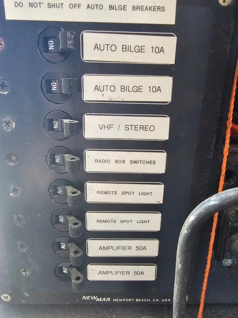 Slide: The Image of Control panel of a 1987 Ocean Master 31 boat. - 28