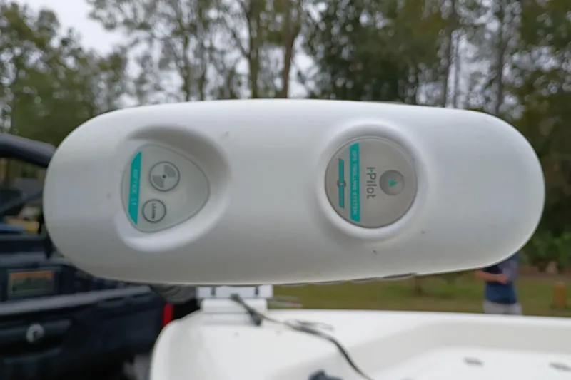 Slide: The Image of Close-up of i-Pilot trolling motor control on 2006 ShearWater Z2200 boat. - 27