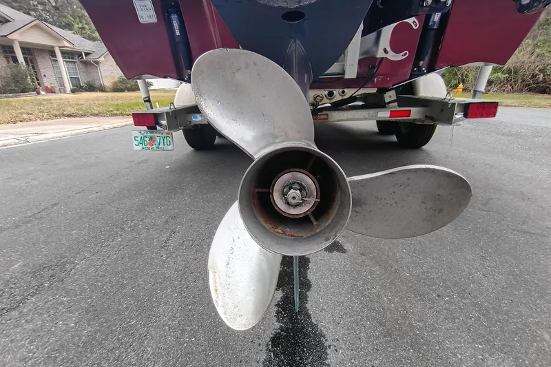 Slide: The Image of Propeller of 2006 ShearWater Z2200 boat on trailer, close-up view. - 6
