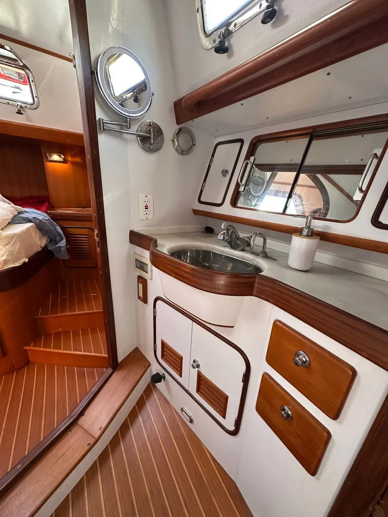 Slide: The Image of Passport 470 2006 - 10