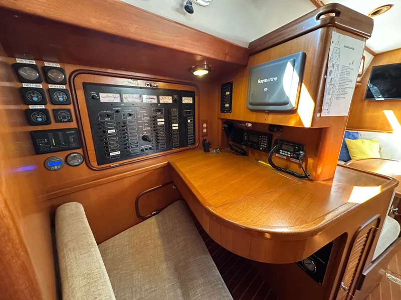 Slide: The Image of Passport 470 2006 - 14