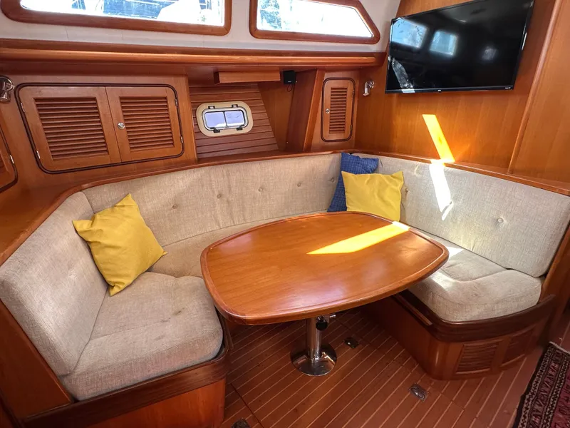 Slide: The Image of Passport 470 2006 - 18