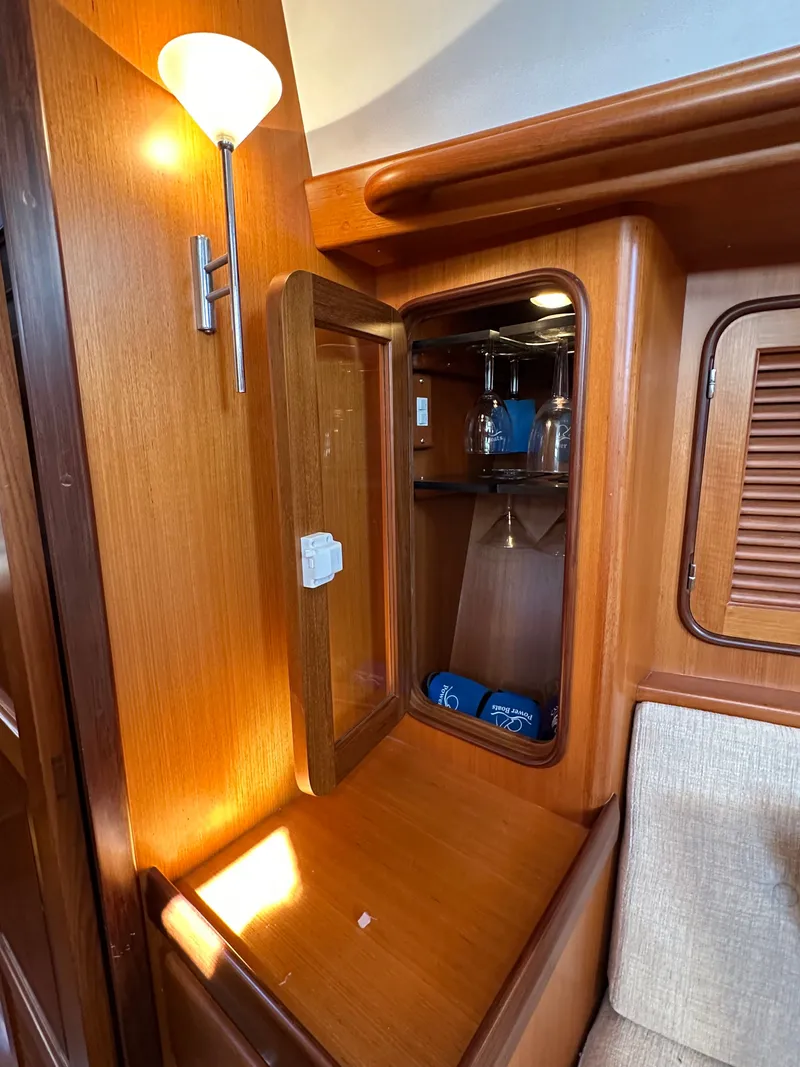 Slide: The Image of Passport 470 2006 - 19