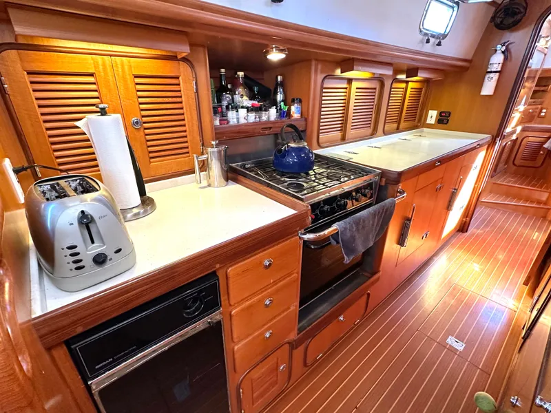 Slide: The Image of Passport 470 2006 - 21